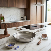 Wok Titane Premium Wokora dans une cuisine moderne - design élégant compatible tous feux
